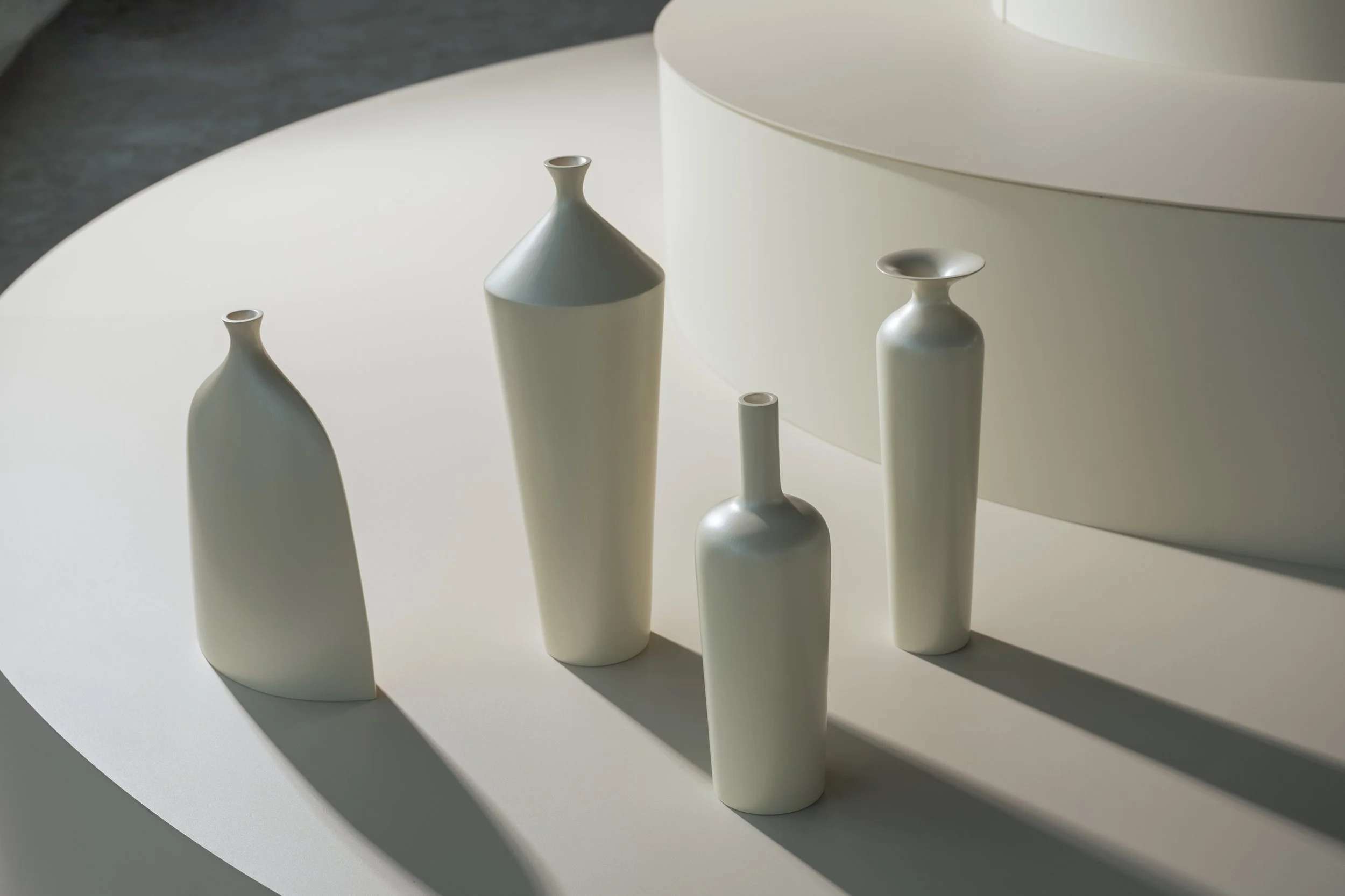DV DESIGN | Unique Sculptures, Vases & Bowls by Robin Jacobs